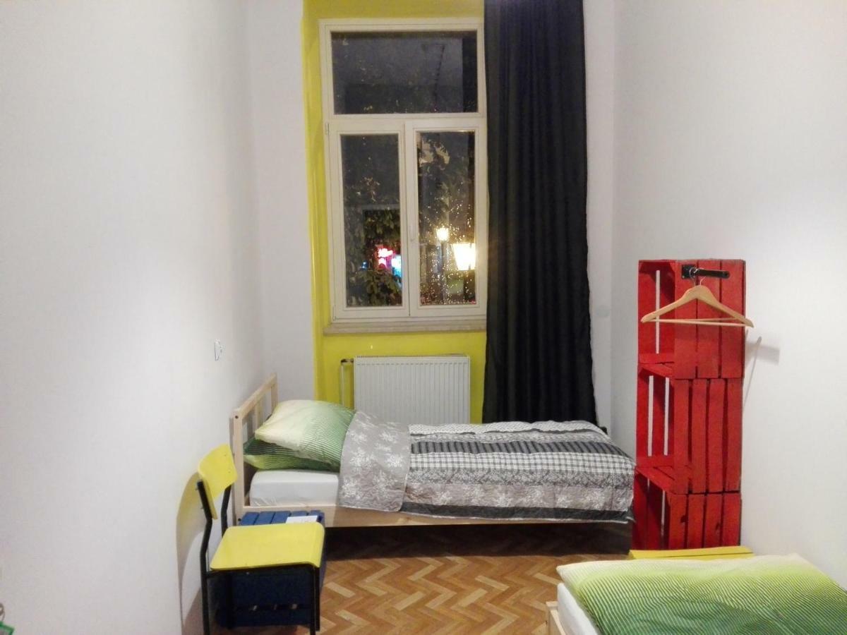 Lulu Hostel Lublin Bagian luar foto
