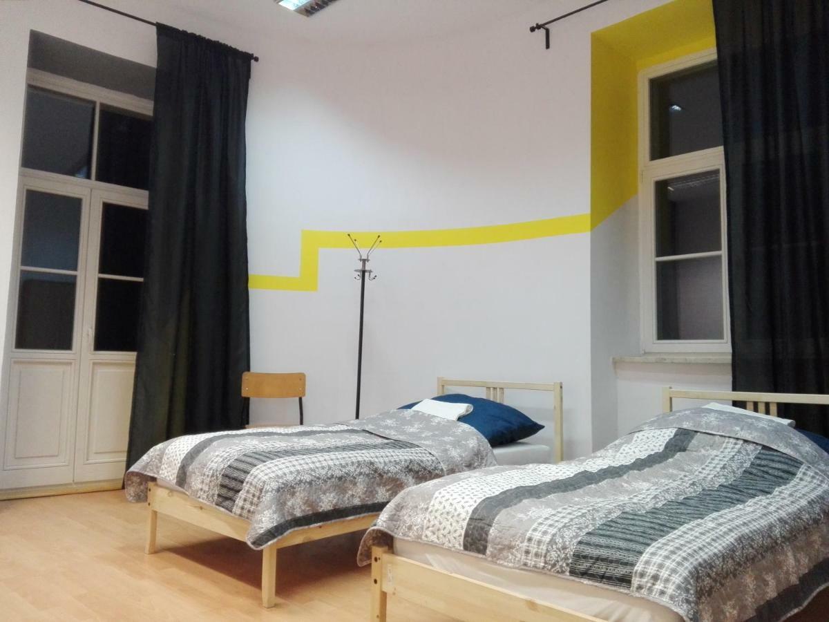 Lulu Hostel Lublin Bagian luar foto