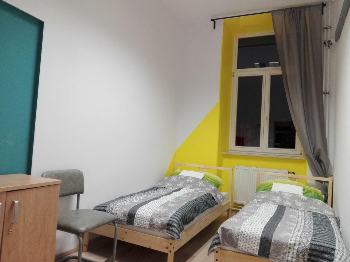 Lulu Hostel Lublin Bagian luar foto